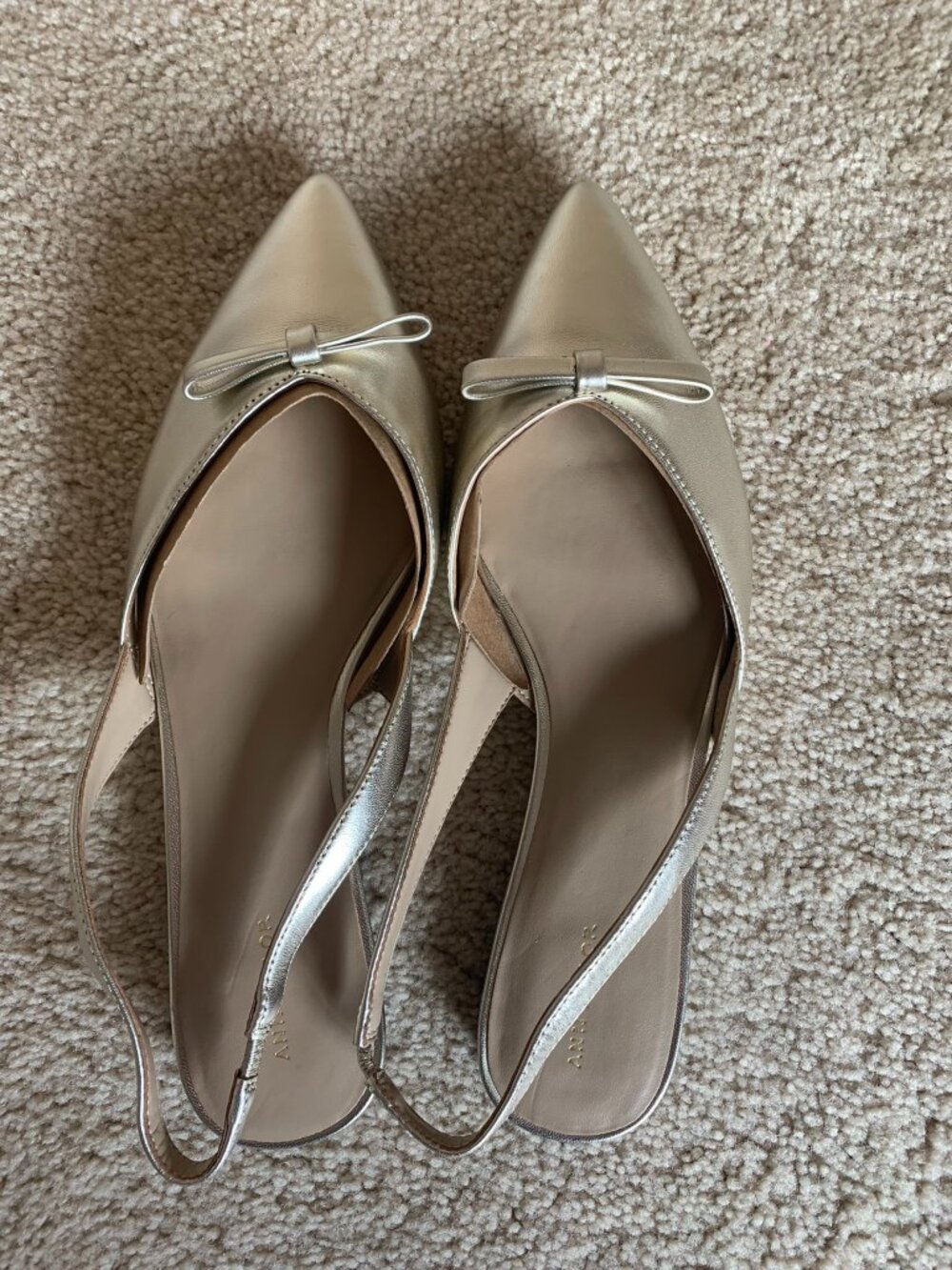 Ann Taylor Women's Pointed Toe Bow Slingback Sandals, Gold, size 9 NWOB